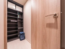 【東京都/港区海岸】Brillia Tower 浜離宮　ブリリアタワー浜離宮 玄関：シューズインクローゼット