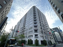 【東京都/中央区日本橋堀留町】ファミール日本橋グランスイートプラザ 外観：総戸数１９４戸の大型マンションです