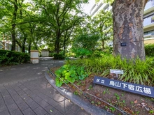 【東京都/杉並区上高井戸】ヴァースクレイシア芦花公園イースト 烏山下宿広場（現地より約190m）：