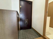 【東京都/中央区日本橋人形町】セブンビル 玄関：リフォーム前の現況写真になります。