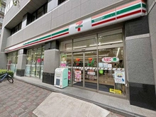 【東京都/中央区日本橋富沢町】コスモグラシア人形町 セブン-イレブン 日本橋人形町2丁目店（現地より約210m）：