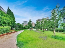 【東京都/中央区築地】プレミスト東銀座築地Edge Court  区立築地川公園（現地より約90m）