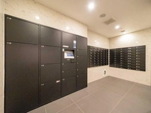 【東京都/中央区八丁堀】インプレスト東京八丁堀ル・サンク 宅配BOX：奥：メールBOX