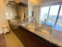 【東京都/中央区東日本橋】ザ・パークハウス東日本橋 キッチン：※家具調度品等は販売価格に含まれません。