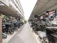 【東京都/狛江市岩戸北】プレイスガーデン喜多見 駐輪場