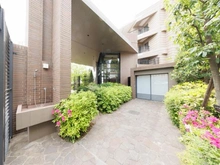 【東京都/狛江市岩戸北】プレイスガーデン喜多見 敷地内