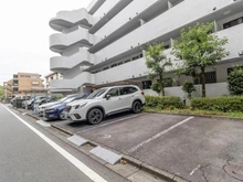 【東京都/多摩市馬引沢】東急ドエルアルス永山II 敷地内：敷地内駐車場