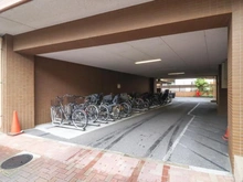 【東京都/狛江市岩戸南】レジデンシャルフラッツ喜多見 駐輪場