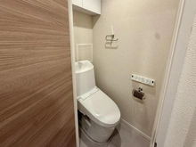 【東京都/世田谷区上用賀】パシフィック馬事公苑前 2号棟 トイレ