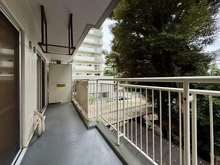 【東京都/世田谷区上用賀】パシフィック馬事公苑前 2号棟 バルコニー