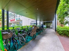 【東京都/世田谷区上用賀】パシフィック馬事公苑前 2号棟 アプローチ