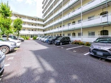 【東京都/世田谷区上用賀】パシフィック馬事公苑前 2号棟 駐車場