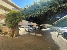 【東京都/世田谷区祖師谷】プラウド成城 駐車場