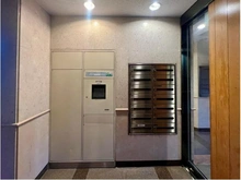 【東京都/世田谷区成城】ディアナコート成城 宅配BOX：右側：メールBOX