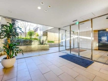 【東京都/狛江市東和泉】プラウド狛江 エントランス