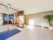 【東京都/狛江市東和泉】プラウド狛江 エントランス