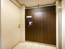 【東京都/狛江市東和泉】プラウド狛江 宅配BOX