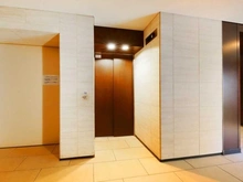 【東京都/狛江市東和泉】プラウド狛江 エレベーター前