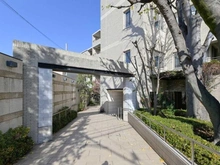 【東京都/狛江市東和泉】プラウド狛江 アプローチ