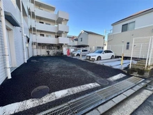 【東京都/狛江市和泉本町】ラヴィドール狛江 駐車場