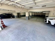 【東京都/世田谷区成城】メゾンベール成城 駐車場