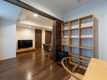 【東京都/渋谷区恵比寿】ザ・パークハウス恵比寿 洋室：スライド式ドアを採用しLDと一体として使用いただけます