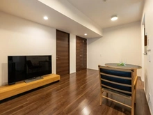 【東京都/渋谷区恵比寿】ザ・パークハウス恵比寿 リビング・ダイニング：10.2帖LD・西向き