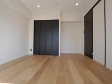 【東京都/渋谷区恵比寿西】日商岩井代官山マンション 洋室：約5.4帖の洋室（南側）