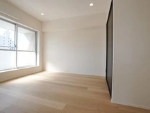 【東京都/渋谷区恵比寿西】日商岩井代官山マンション 洋室：約5.4帖の洋室（南側）