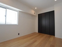 【東京都/渋谷区恵比寿西】日商岩井代官山マンション 洋室：約5帖の洋室（東向き）