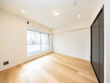 【東京都/渋谷区恵比寿西】日商岩井代官山マンション 洋室：約5.4帖（南向き）