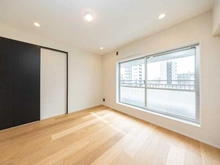 【東京都/渋谷区恵比寿西】日商岩井代官山マンション 洋室：約5.4帖（南向き）