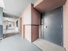 【東京都/目黒区中目黒】シティハウス中目黒レジデンス 共用部：共用廊下側玄関