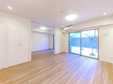 【東京都/新宿区中落合】クラッシィハウス新宿中落合 リビング・ダイニング：左奥：洋室