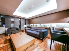 【東京都/千代田区神田須田町】プラウド千代田淡路町 共用部：1階 ライブラリーラウンジ