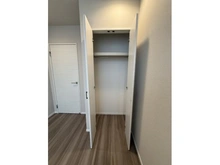 【東京都/足立区千住】アトラスタワー北千住 千住ミルディスII番館 洋室：収納