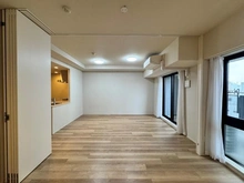 【東京都/千代田区神田東松下町】アルファグランデ千桜タワー 手前：洋室　奥：LD