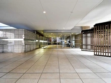 【千葉県/千葉市稲毛区小仲台】プラウドタワー稲毛 アプローチ