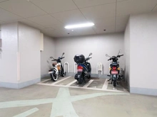 【埼玉県/川口市本町】スカイスクエア川口 バイク置き場