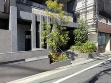 【東京都/文京区千駄木】オープンレジデンシア千駄木フロントコート アプローチ