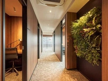 【埼玉県/川口市栄町】プラウドタワー川口クロス 共用部：「スタディルーム（個室として利用可能）」。リモートワークスペースとして利用可能