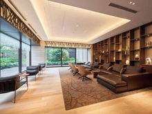 【埼玉県/川口市栄町】プラウドタワー川口クロス ラウンジ：1階のエントランス脇に設けた「ラウンジ」では
来客時の対応も可能