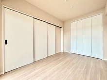 【東京都/文京区白山】クリオ白山逸見坂 洋室：LDKに隣接の約6.0帖の洋室