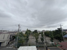 【埼玉県/蕨市南町】グレイスコート蕨 眺望：■公園が見えます。