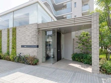 【神奈川県/川崎市高津区二子】プラウド二子新地 エントランス