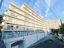 【神奈川県/川崎市高津区下作延】クイーンハイツ久地 外観