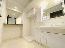 【神奈川県/川崎市高津区下作延】クイーンハイツ久地 洗面室