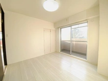 【神奈川県/川崎市高津区下作延】クイーンハイツ久地 洋室：約5.9帖