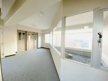 【神奈川県/川崎市高津区下作延】クイーンハイツ久地 エレベータホール