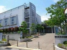 【神奈川県/川崎市高津区北見方】クレッセント二子多摩川4 高津スポーツセンター（現地より約980m）